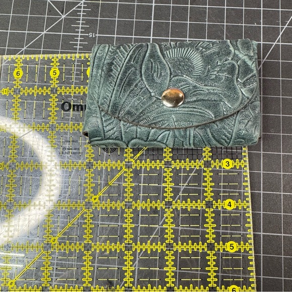 Leather card wallet double stack business card holder -embossed floral sage - Picture 8 of 12